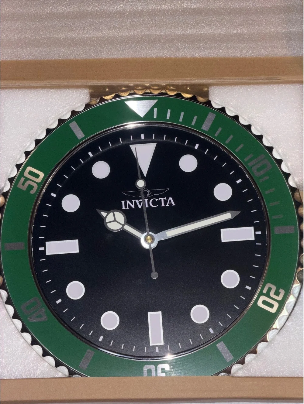 $129 INVICTA PRO DIVER BLACK FACE WITH GREEN TRIM 12” WALL
